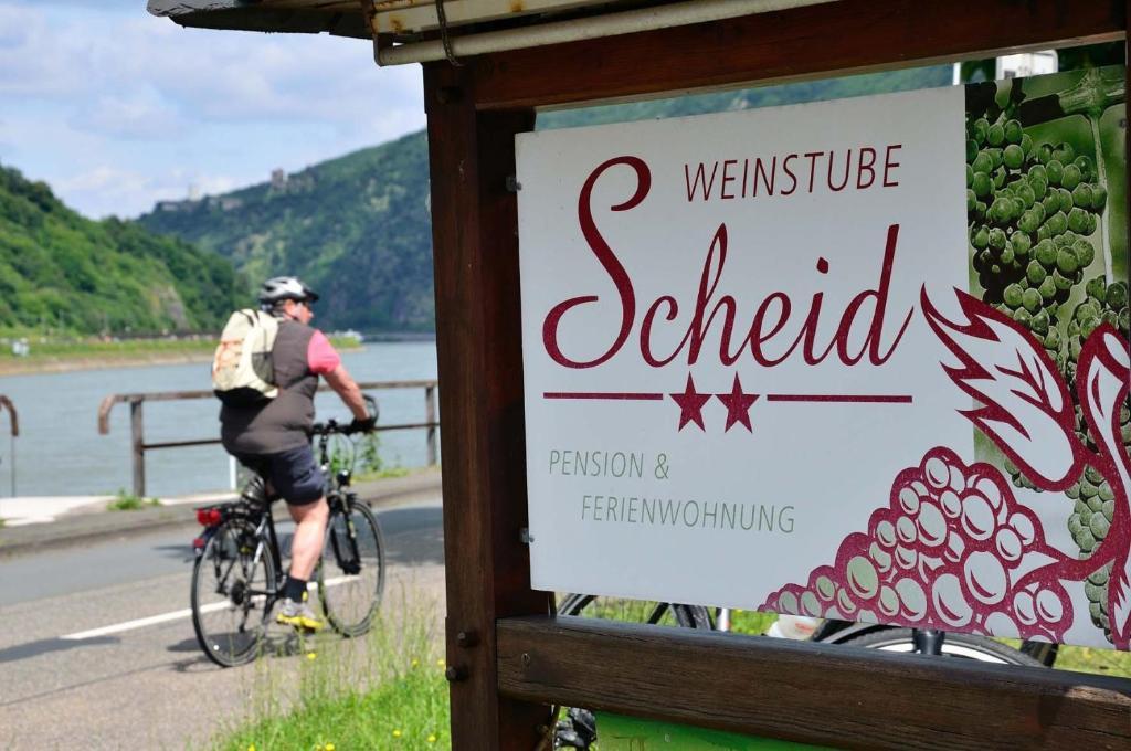 Pension / Ferienwohnungen Scheid Kestert Exterior foto
