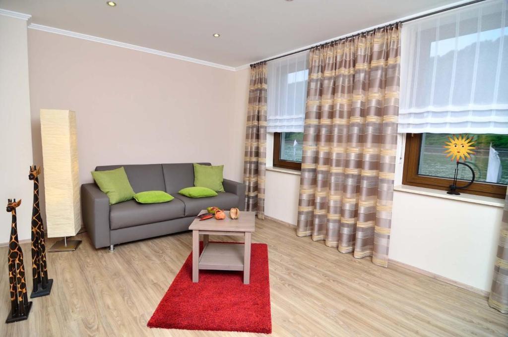 Pension / Ferienwohnungen Scheid Kestert Quarto foto